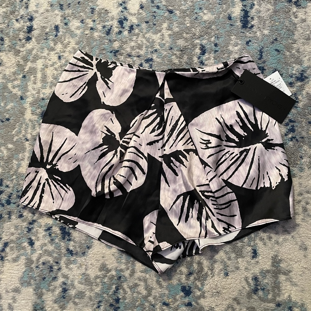 NWT Kendall + Kylie shorts